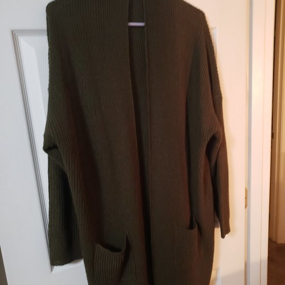Olive sweater - Picture 1 of 1